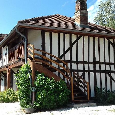 Les Fortelles Chatillon-sur-Broue Exterior foto
